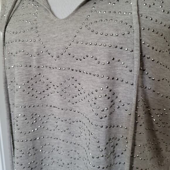 Banana Republic Factory Sleeveless Top Large Gray Embellished Boho Vneck - Picture 7 of 7